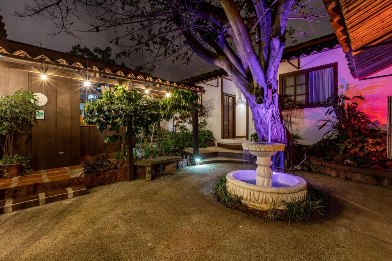 Alajuela City Hotel & Guest House Exterior foto
